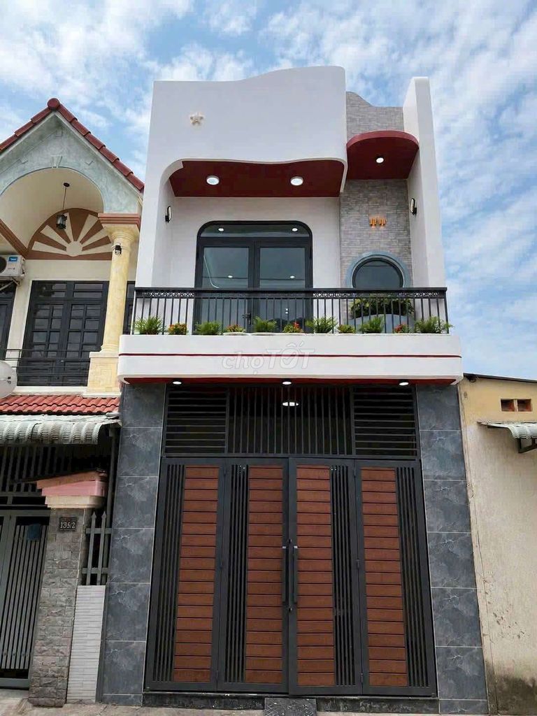 Bán nhà mới hoàn thiện full nội thất gần giáo xứ bà trà Bình Chuẩn 