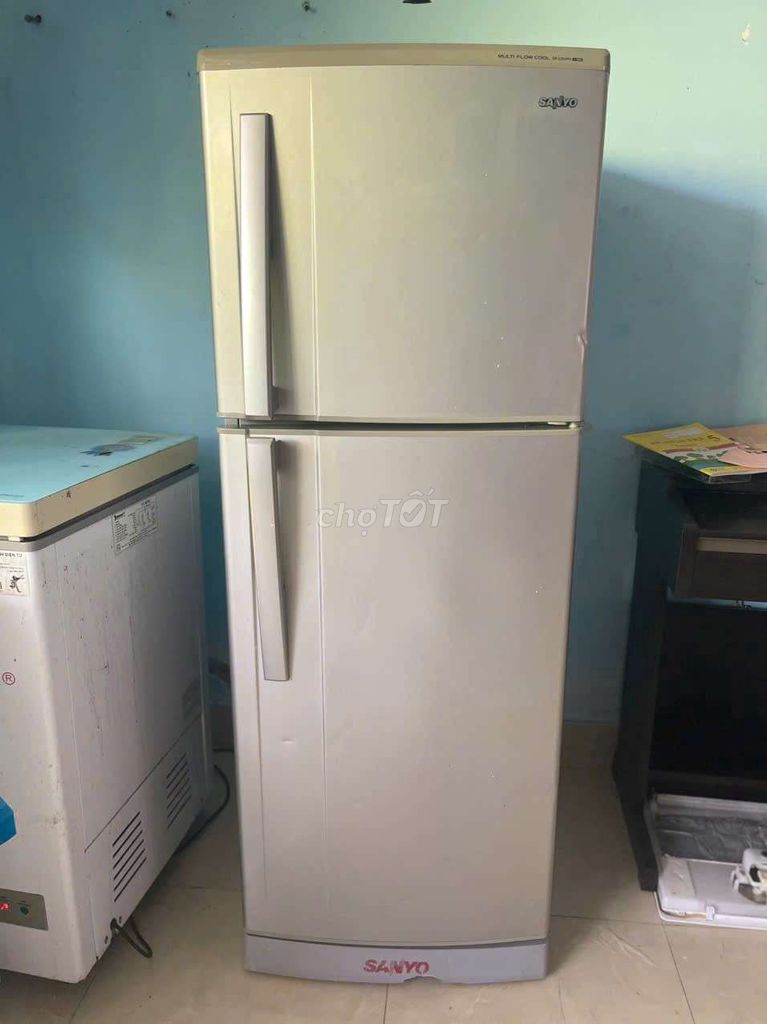 Tủ lạnh Sanyo 180 lít Xám. Mua bán Tủ lạnh tại Quận Ngũ Hành Sơn Đà Nẵng được đăng bởi Vloc hình 1