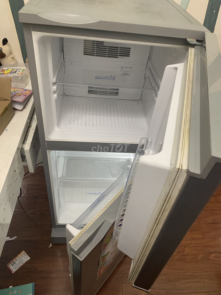 Tủ lạnh Aqua 123L Xám. Mua bán Tủ lạnh tại Quận Hai Bà Trưng Hà Nội được đăng bởi Anh Nam dược hình 1