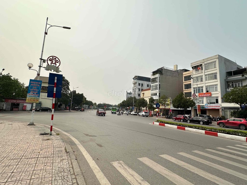 Cho thuê nhà xây mới tại phố Hồng Tiến, Long Biên