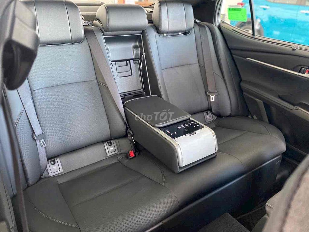Toyota Camry 2025 2.5HEV TOP tặng 100% trước bạ. Mua bán Ô tô tại Huyện Bình Chánh Tp Hồ Chí Minh được đăng bởi PHƯỚC LỚN TOYOTA hình 9