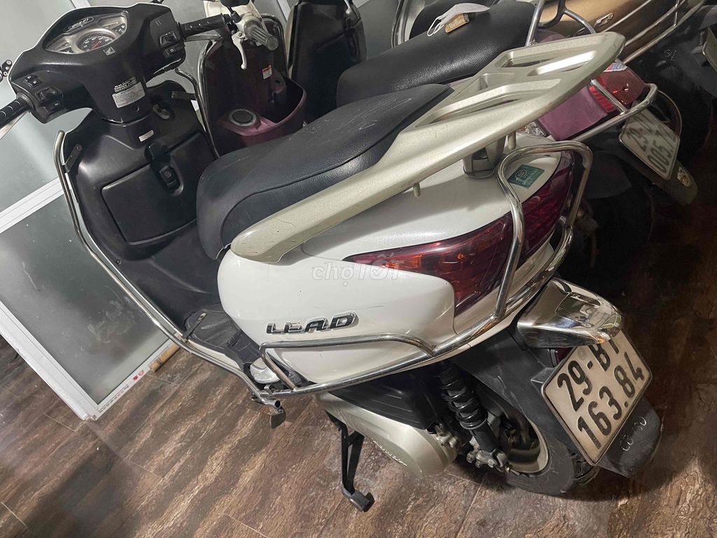 Nhà Em Bán 2 Xe Lead Biển Hà Nội Máy Zin Êm Ru2011. Mua bán Xe máy tại Quận Hoàng Mai Hà Nội được đăng bởi Tuấn Giang hình 5