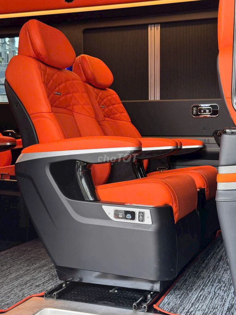 Ford Transit 2025 Limousine 12S. Mua bán Ô tô tại Quận 3 Tp Hồ Chí Minh được đăng bởi Lương Hoàng Long hình 6