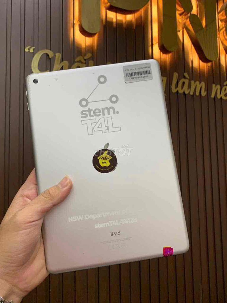sale Apple iPad Gen 6 Bạc. Mua bán Máy tính bảng tại Quận Ninh Kiều Cần Thơ được đăng bởi PNC STORE hình 1
