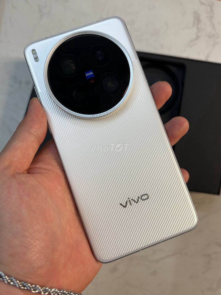 Vivo X200 Ultra 💎 White nổi bật, hiệu năng mạnh mẽ. Mua bán Điện thoại tại Quận 10 Tp Hồ Chí Minh được đăng bởi Lê Quân Mobile hình 1