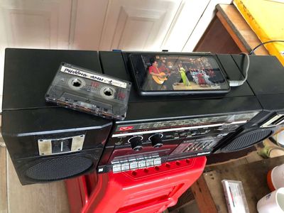 Đài radio cassette. Mua bán Tivi, Âm thanh tại Thành phố Thuận An Bình Dương được đăng bởi Hoàng Thắng 