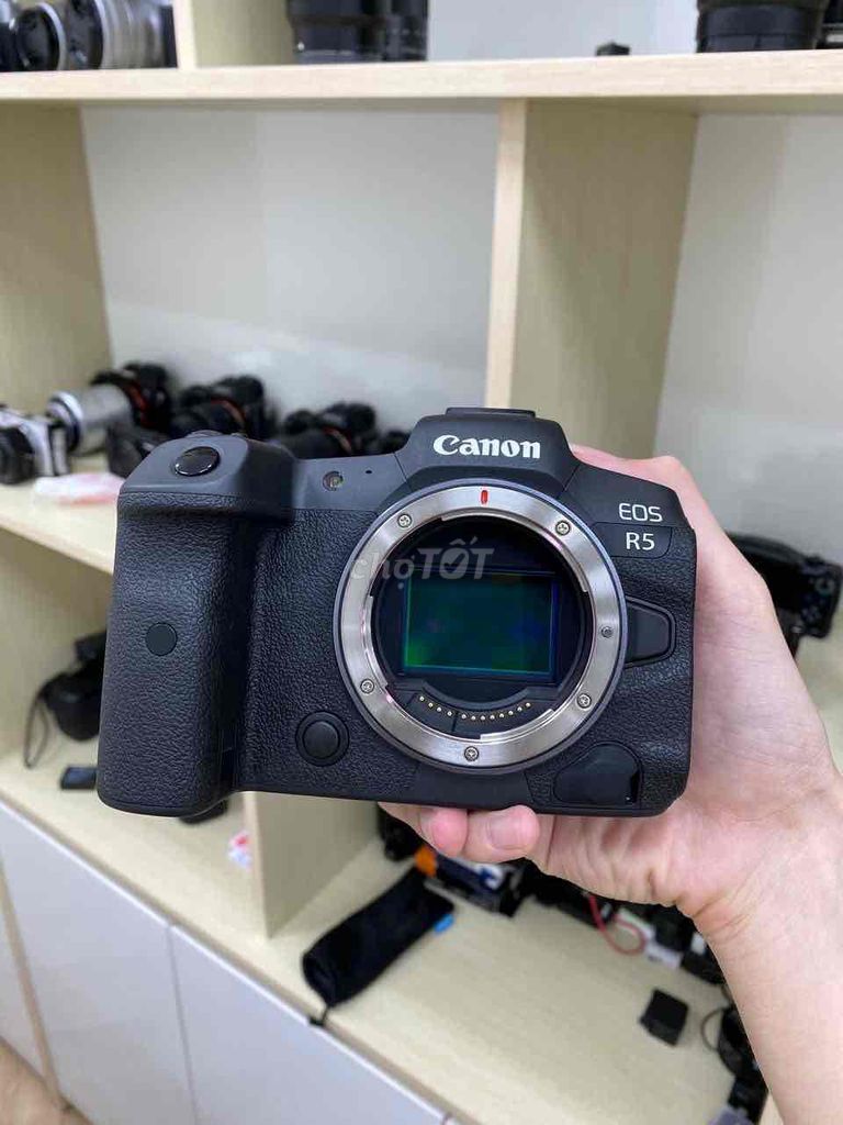 Máy ảnh Canon R5 Body 13k shot đẹp 99. Mua bán Máy ảnh, Máy quay tại Quận 5 Tp Hồ Chí Minh được đăng bởi Phan Thế Phong  hình 1