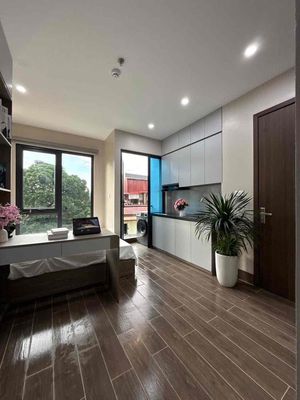 cho thuê phòng ban công cửa sổ ngay Lê Văn Sỹ gần bờ kè quận 3