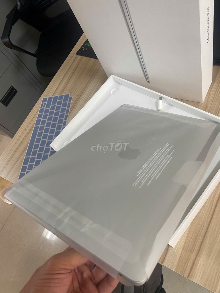 MACBOOK AIR 13 _i5 8G NGUYÊN HỘP