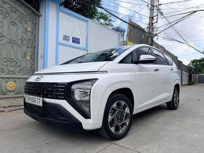 Hyundai Stargazer 1.5 AT 7 chỗ bản đặc biệt