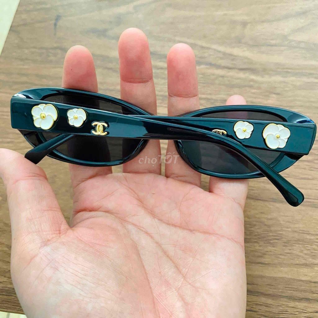 Kính râm Chanel HOA ĐÀO CH3197 Nữ Đen Ý. Mua bán Phụ kiện thời trang khác tại Thành phố Chí Linh Hải Dương được đăng bởi Quỳnh Nga 2hand hình 1