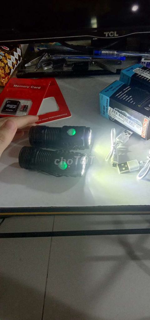 Đèn pin 3 mắt mini siêu sáng nam châm sạcC kèm cáp