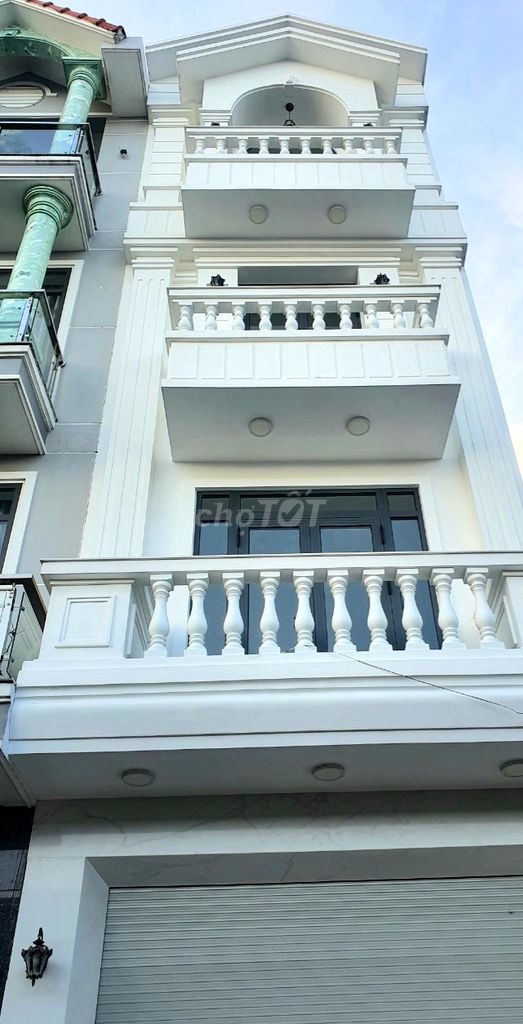Аренда · 5 комн. · 80 м² · Quận 10, ул. Nguyễn Giãn Thanh