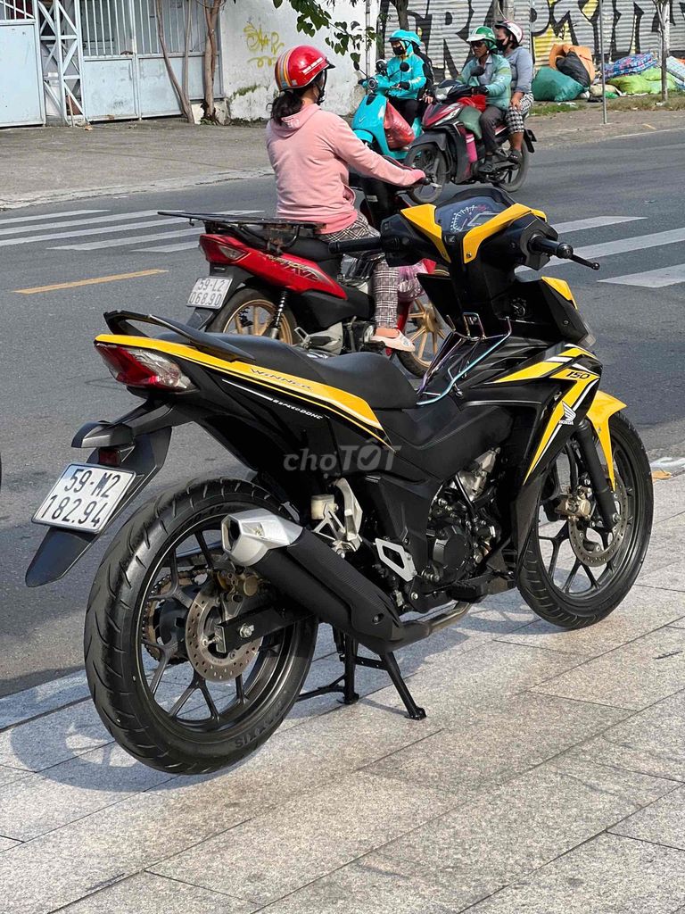 Honda Winner 150 V1 Bản Đặc Biệt Vàng Đen. Mua bán Xe máy tại Quận 11 Tp Hồ Chí Minh được đăng bởi Hưng Từ hình 8