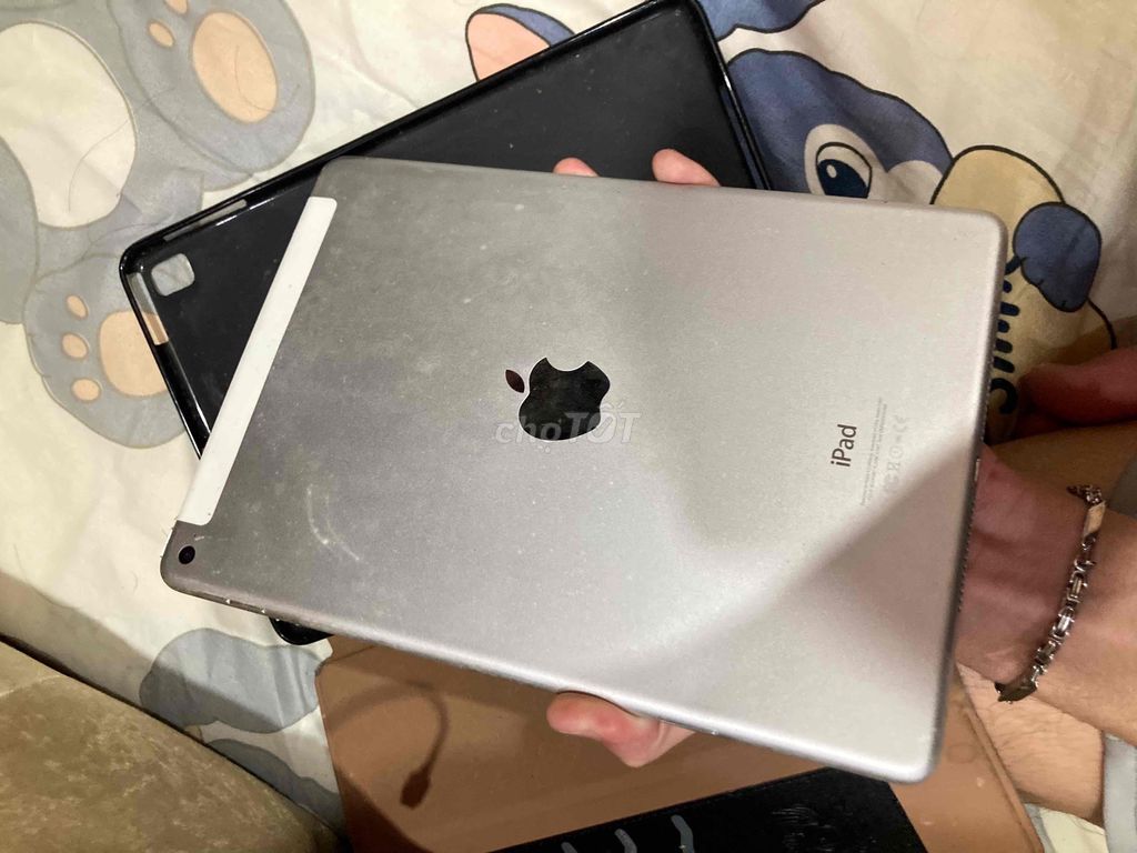 ipad ari2 hư cam sau , pin new , pin sài trâu