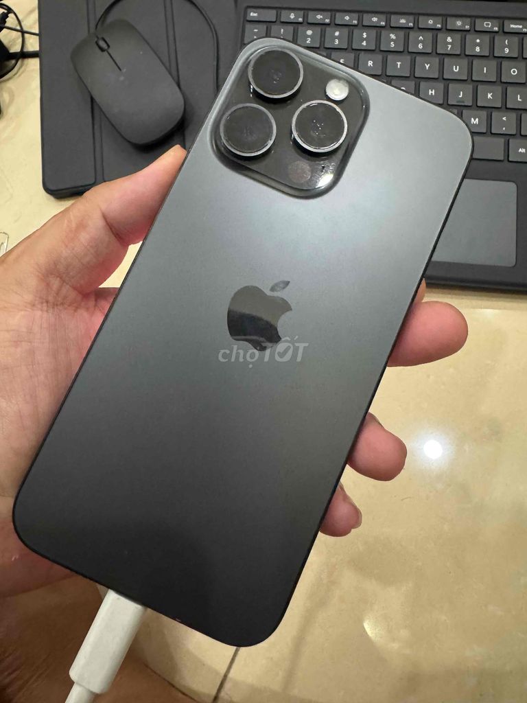 Apple iPhone 15 Pro Max Đen ko dùng được sim. Mua bán Điện thoại tại Huyện Hóc Môn Tp Hồ Chí Minh được đăng bởi Laptop mỹ hình 1