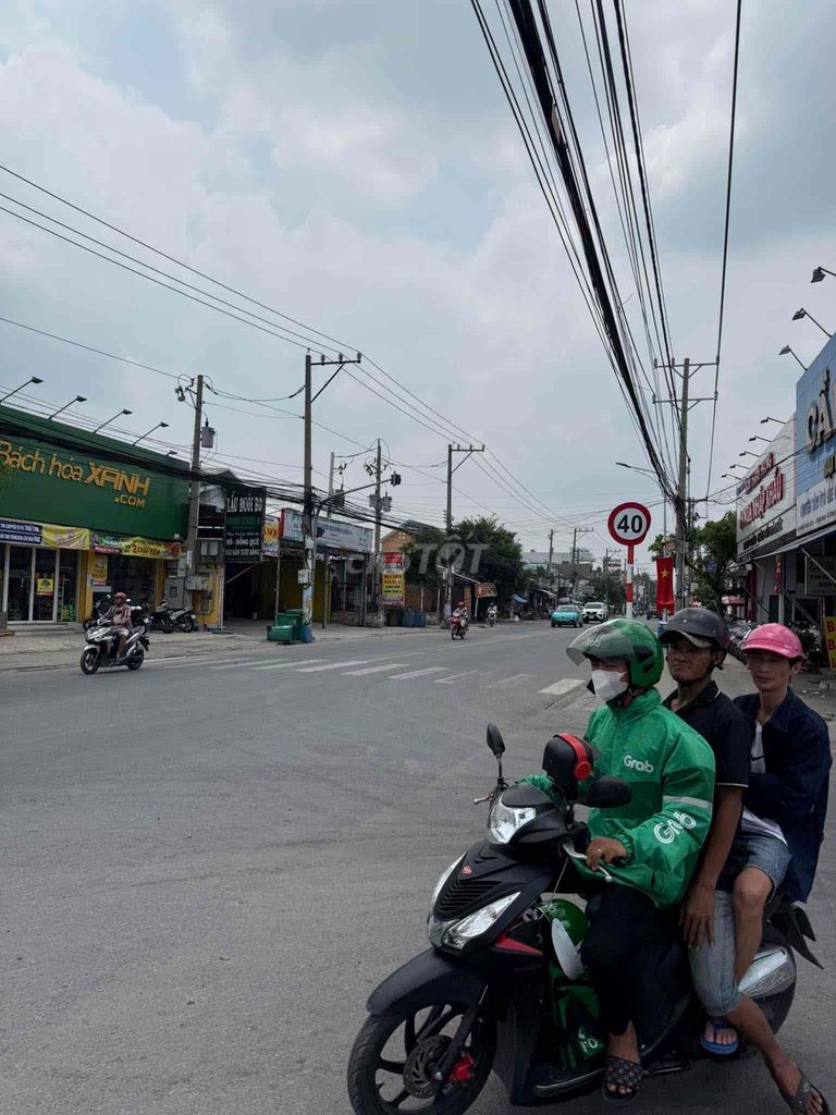 BÁN NHÀ MẶT TIỀN KINH DOANH THUẬN GIAO 18 GIÁ HỜI SÂN RỘNG. Mua bán Văn phòng, Mặt bằng kinh doanh tại Thành phố Thuận An Bình Dương được đăng bởi Bùi Thuỳ Dương hình 2