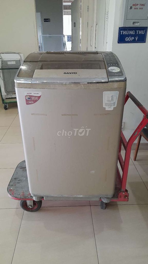 GIA ĐÌNH THANH LÝ MÁY GIẠT SANYO  12,5 KG CÒN TỐT