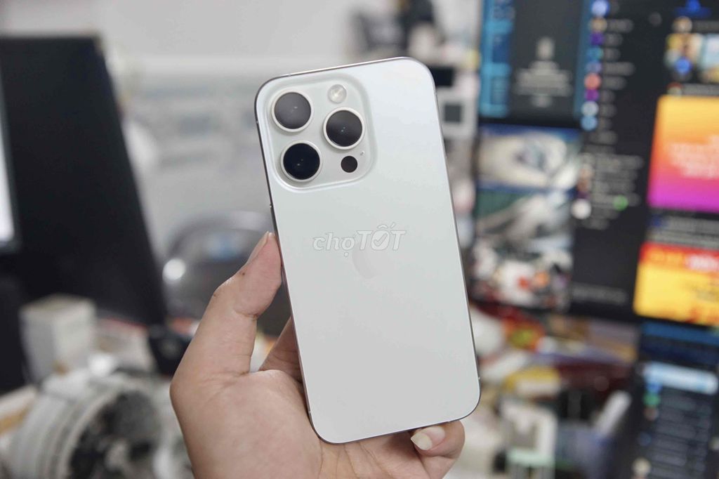 iPhone 15 Pro white 256Gb - q.tế sim v.lý iOS 18.5. Mua bán Điện thoại tại Quận 5 Tp Hồ Chí Minh được đăng bởi Lê Trọng Tấn hình 1