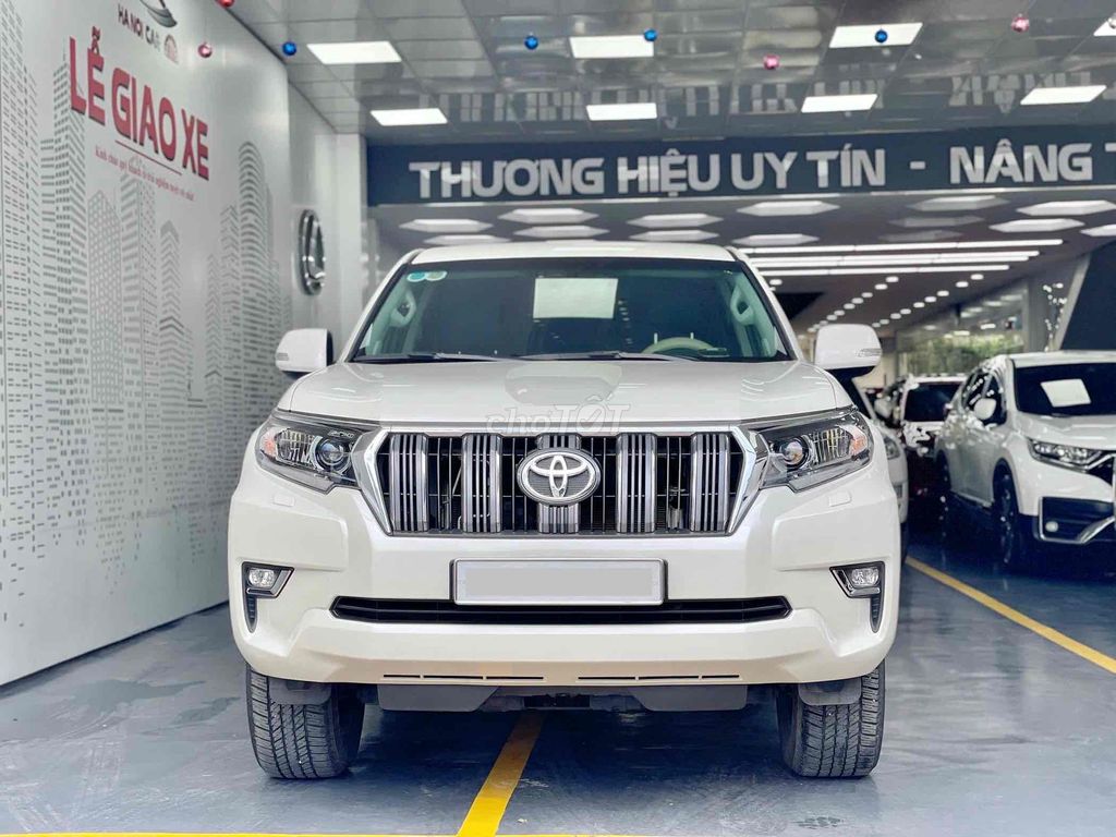 Toyota Prado 2021 Trắng đi 3 vạn Km cực đẹp.