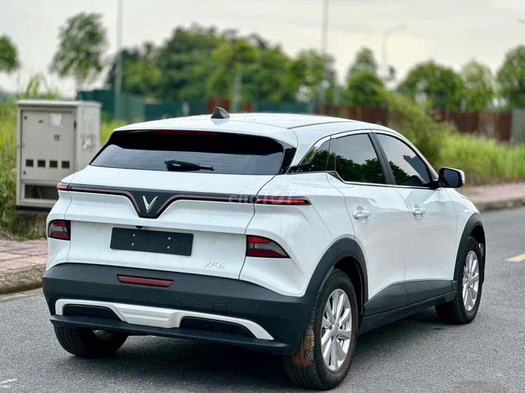VF6 Eco Suất quà tặng đã bao gồm lăn bánh. Mua bán Ô tô tại Quận 8 Tp Hồ Chí Minh được đăng bởi Hoàng Minh Dương hình 4