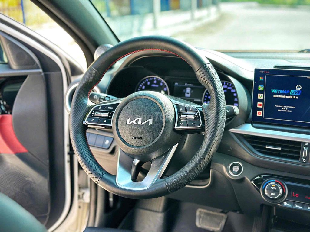Kia K3 2.0 Premium 2023 Белый СВЕРХКРАСИВЫЙ