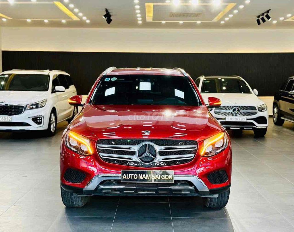 Mercedes Benz GLC 250 4Matic model 2018 cực đẹp