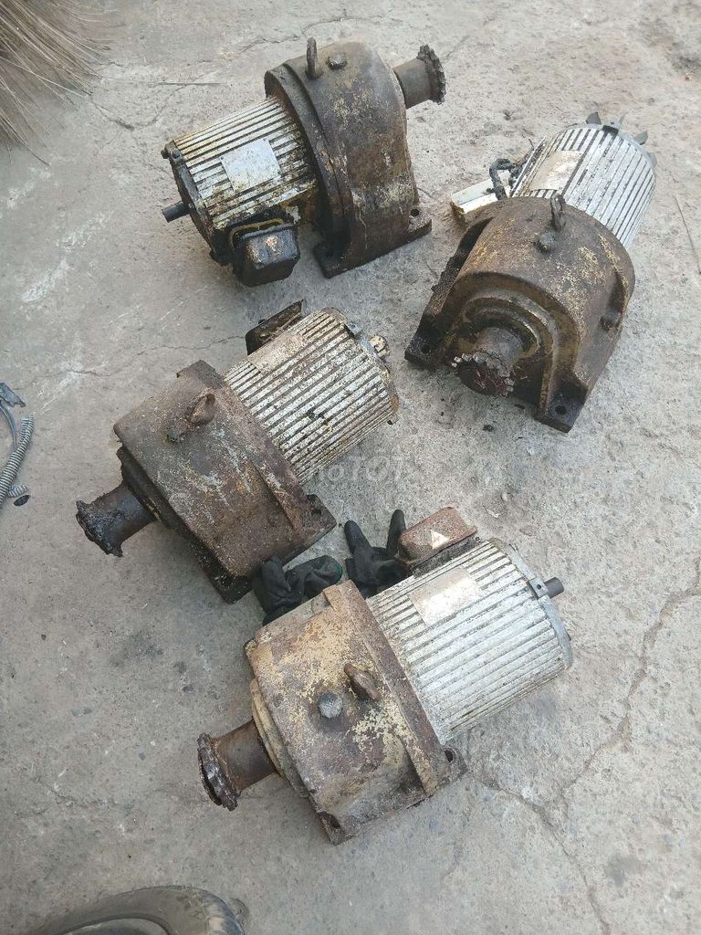 Mô tơ giảm tốc 2 HP 100/1. Mua bán Đồ chuyên dụng, Giống nuôi trồng tại Thị xã Bến Cát Bình Dương được đăng bởi Vinh hình 1