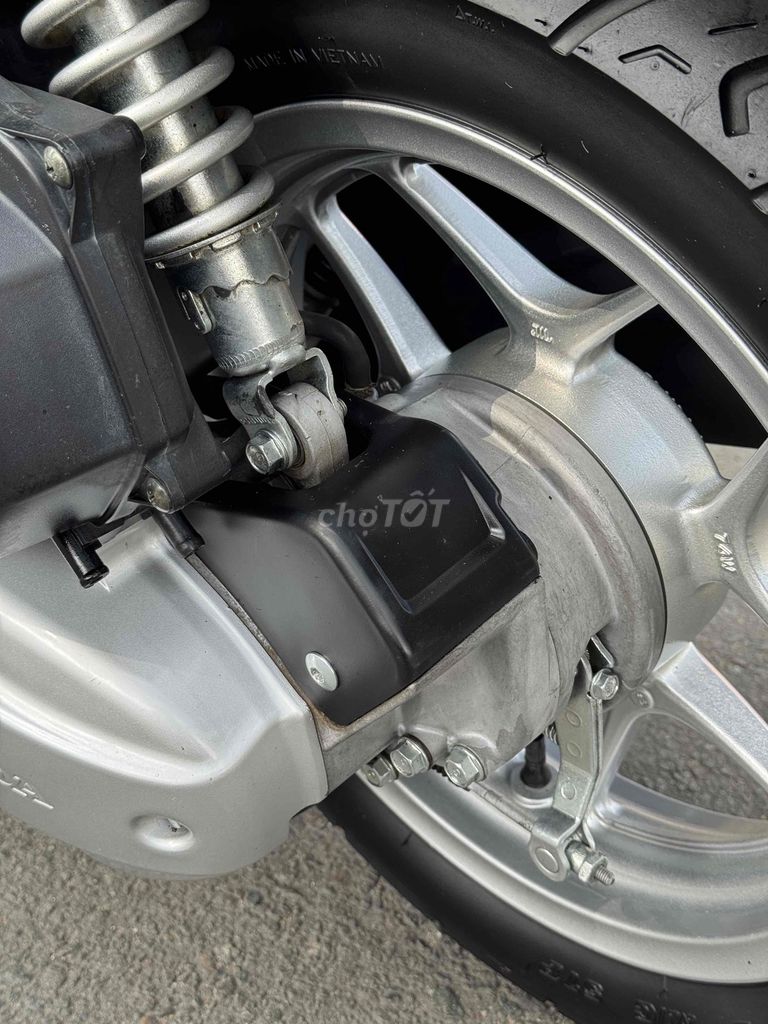 Sh Mode 2014 Trắng Nâu cực đẹp êm ngon. Mua bán Xe máy tại Thành phố Biên Hòa Đồng Nai được đăng bởi Xe Máy Sơn Trung Duy hình 3