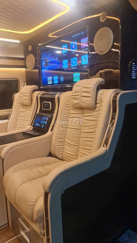 2018 10 Chỗ 2.4 Diesel  - 48 km. Mua bán Ô tô tại Quận 4 Tp Hồ Chí Minh được đăng bởi Minh Phương hình 14