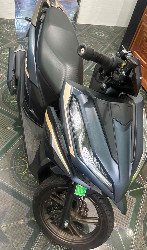 Honda Vario 2024 Сый Серого цвета