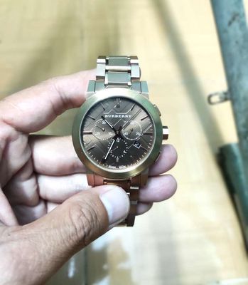 Bán đồng hồ Burberry Bu9353 màu gold siêu đẹp bbr. Mua bán Đồng hồ tại Thành phố Trà Vinh Trà Vinh được đăng bởi Bảo