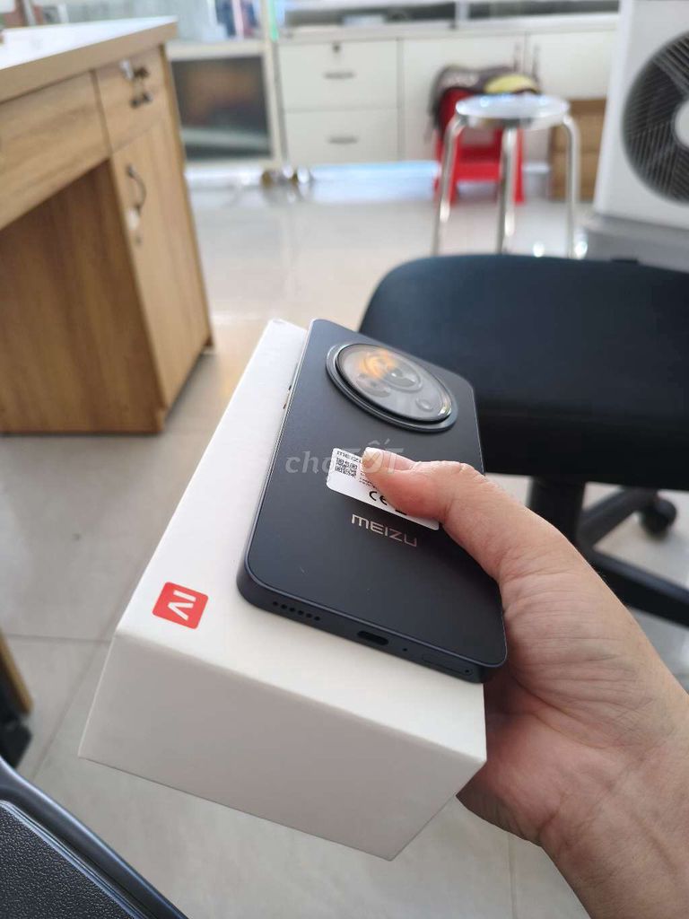 Meizu Lucky 08 256GB new fullbox. Mua bán Điện thoại tại Huyện Ba Tri Bến Tre được đăng bởi Di Động 35 Ba Tri hình 1