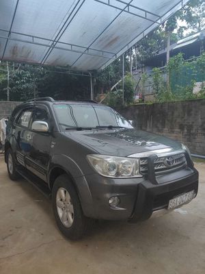 Toyota Fortuner 2010 2.5G