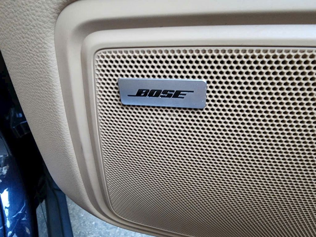 Porsche Macan fulloption, nhà trùm mền còn rất mới. Mua bán Ô tô tại Quận 10 Tp Hồ Chí Minh được đăng bởi Mỹ Linh hình 14