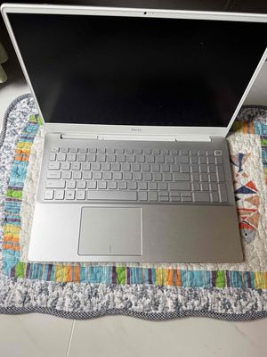 Thanh lí Dell Inpiron 7591 vỏ nhôm. Mua bán Laptop tại Quận Bình Thạnh Tp Hồ Chí Minh được đăng bởi Vân Lê