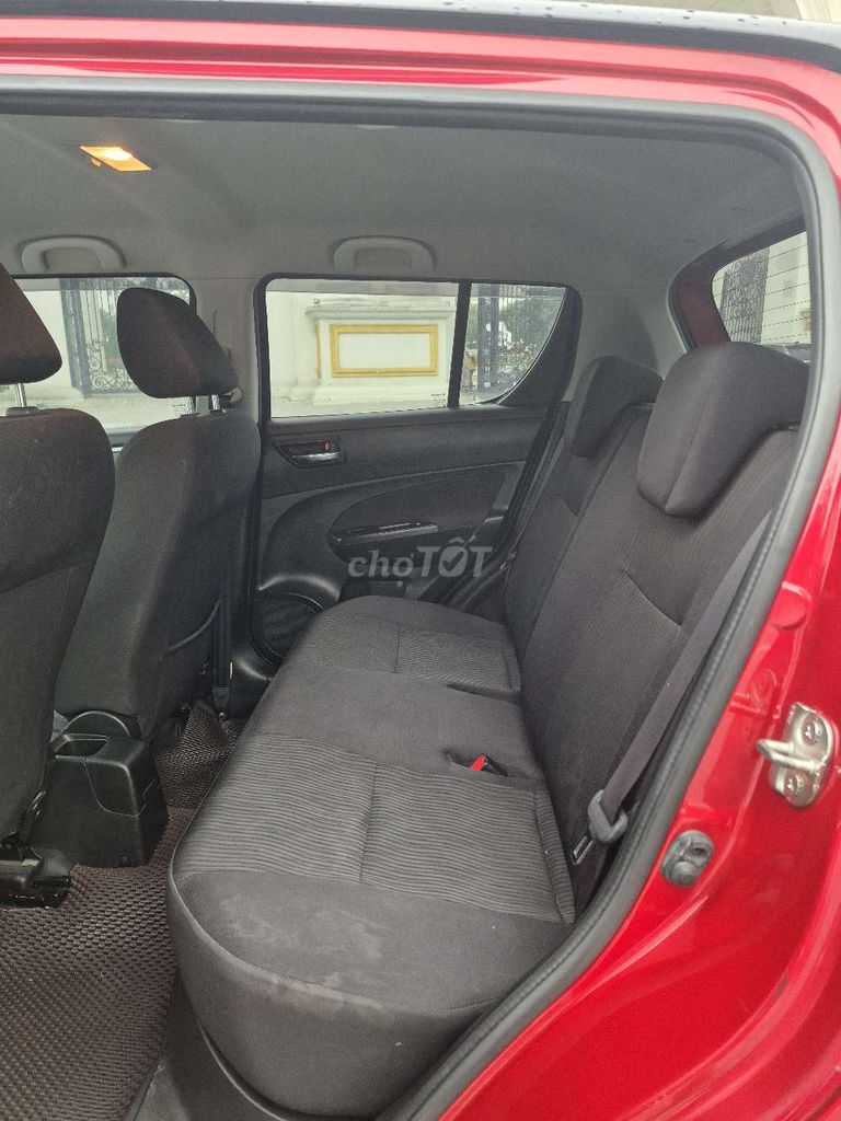 Suzuki SWiFt 2017 1.4 AT - 90000 km. Mua bán Ô tô tại Quận Long Biên Hà Nội được đăng bởi Ngô hùng hình 9