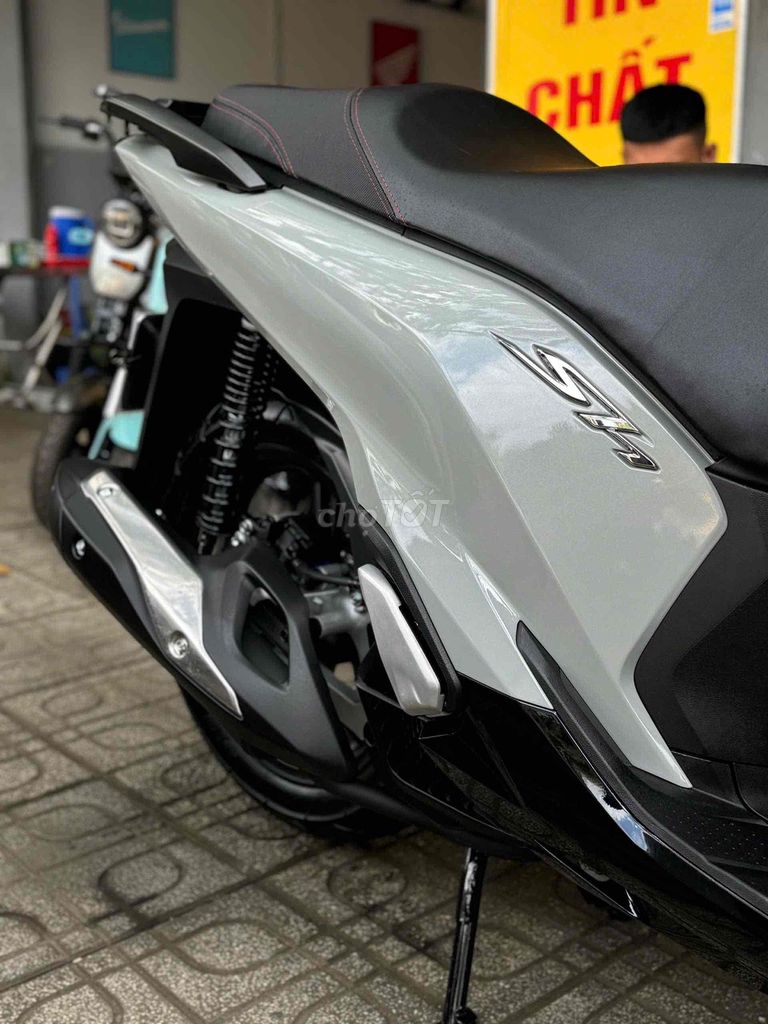 Honda SH 2018 Xám xi măng. Mua bán Xe máy tại Thành phố Buôn Ma Thuột Đắk Lắk được đăng bởi Ngô quốc Việt  hình 8