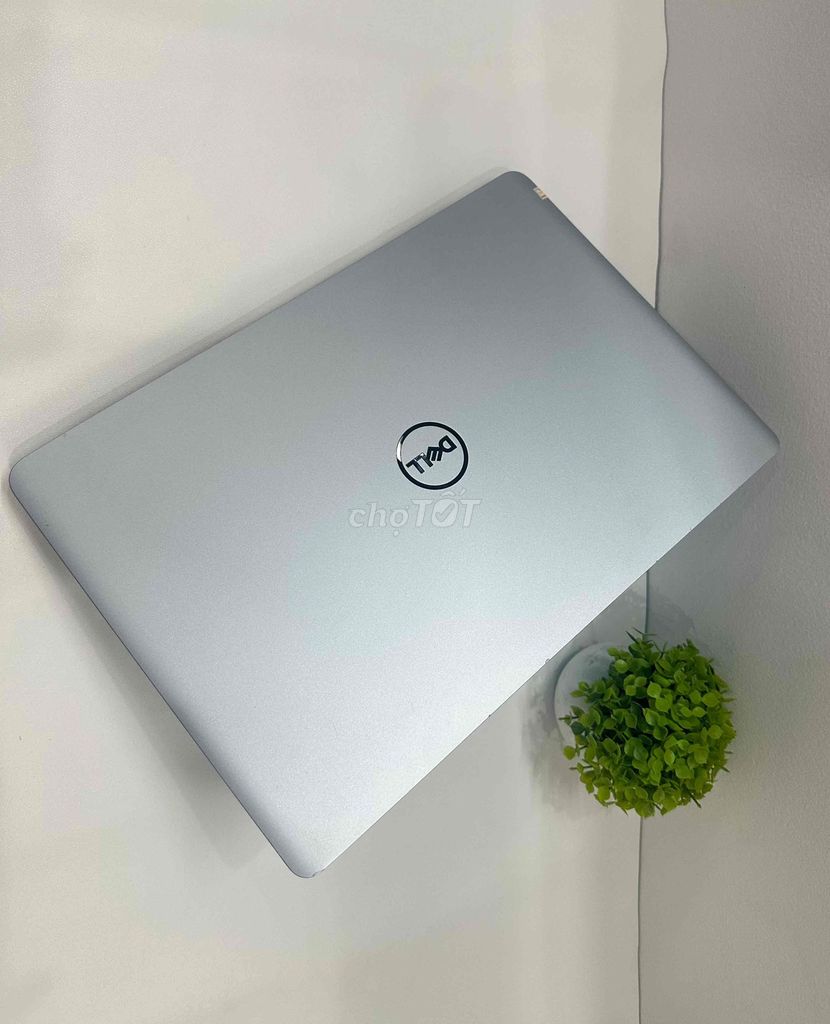 Dell Vostro 5581 /RAM 8/SSD 256/ card rời. Mua bán Laptop tại Quận Phú Nhuận Tp Hồ Chí Minh được đăng bởi Hoàng Phi hình 1