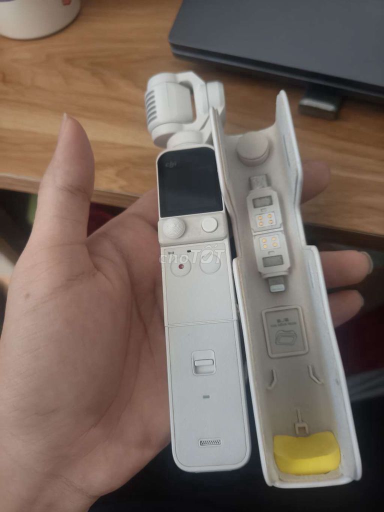 Máy quay DJI Pocket 2 kèm Tay cầm đa năng . Mua bán Máy ảnh, Máy quay tại Quận 7 Tp Hồ Chí Minh được đăng bởi mayanhmayquay hình 1