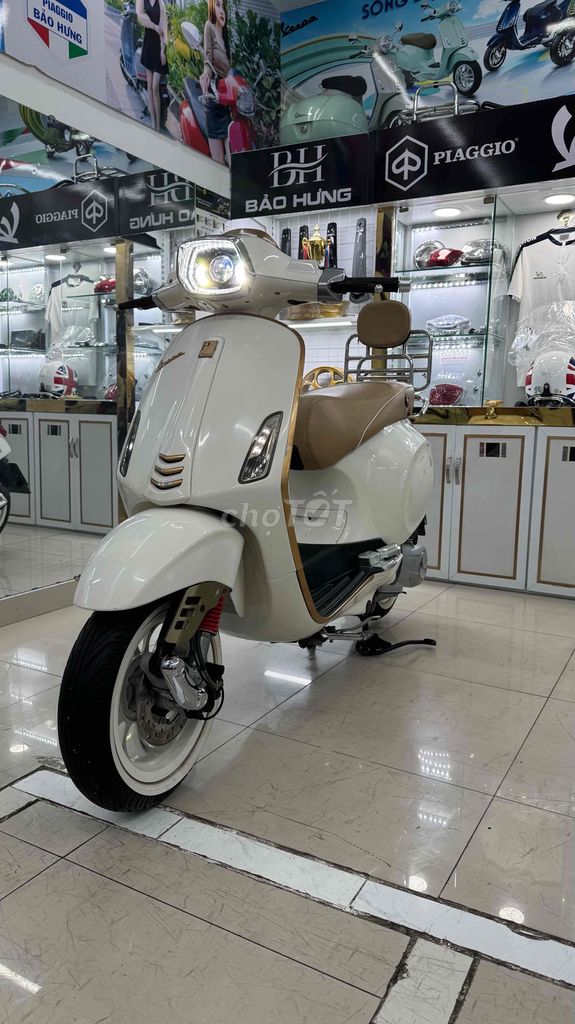 Vespa Sprint chính chủ tặng Full đồ chơi