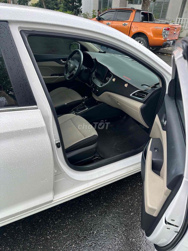 Hyundai Accent 2024 Trắng 40000 km. Mua bán Ô tô tại Quận Ngũ Hành Sơn Đà Nẵng được đăng bởi Vu Hoang hình 4