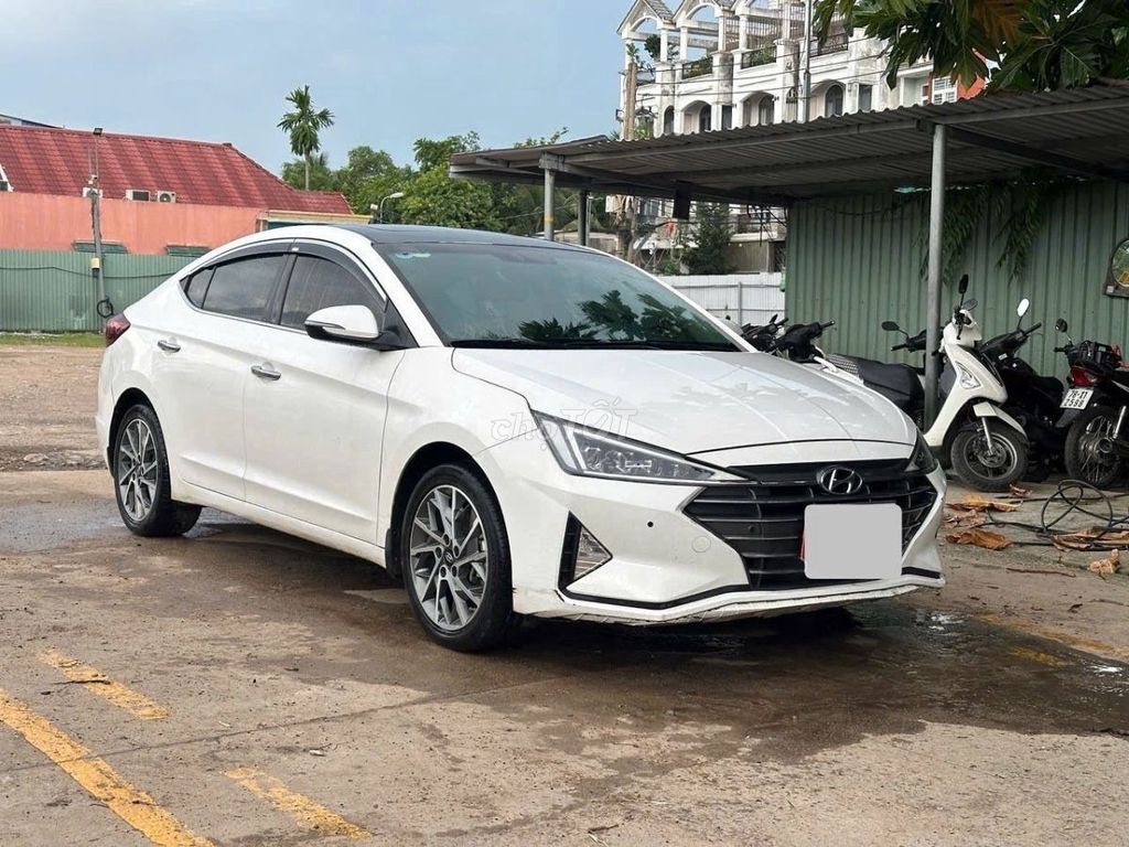 Hyundai Elantra 2.0 AT 2021 - 427 Triệu