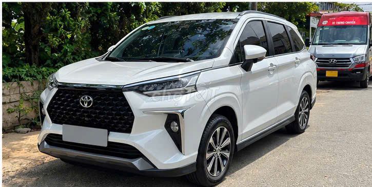 Toyota Veloz Cross 1.5 CVT 2024 Белый 7 мест