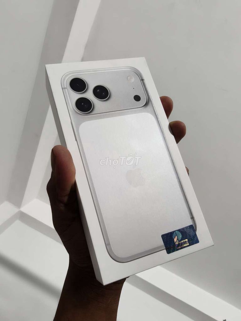 iPhone 17 Pro Max 256GB Bạc New Seal Chưa Kích. Mua bán Điện thoại tại Thị xã Bến Cát Bình Dương được đăng bởi Hoàng Phúc Lý hình 1