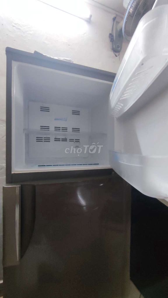 Tủ lạnh Sanyo 250 lít, hoạt động bình thường