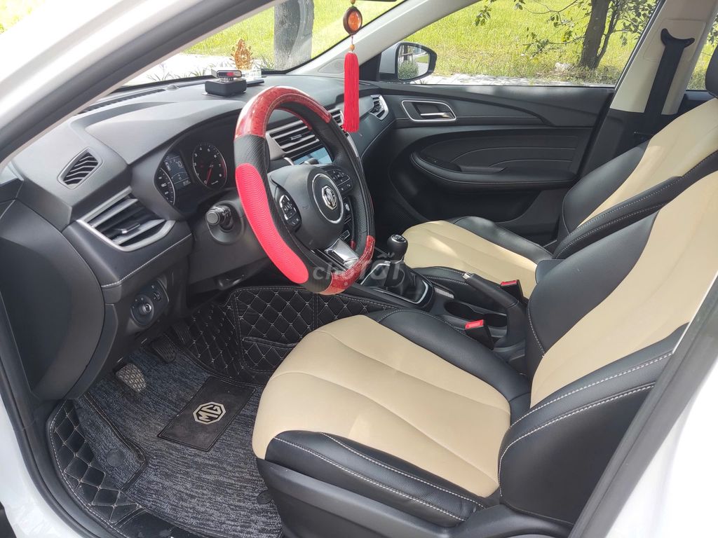 New MG5 MT sx 2024 màu trắng. Mua bán Ô tô tại Quận Thanh Xuân Hà Nội được đăng bởi Thanh Biz Nguyễn Thái Auto hình 11