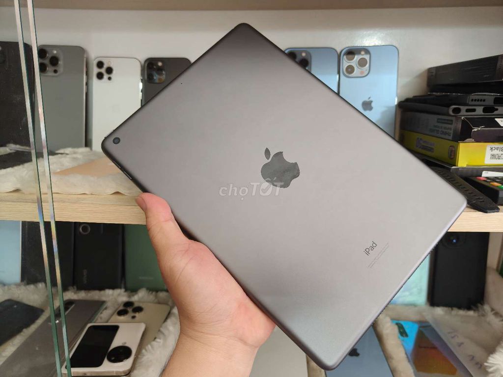 iPad Gen 9 64GB WIFI đời 2024. Mua bán Máy tính bảng tại Quận Tân Phú Tp Hồ Chí Minh được đăng bởi LUCKY SHOP hình 1