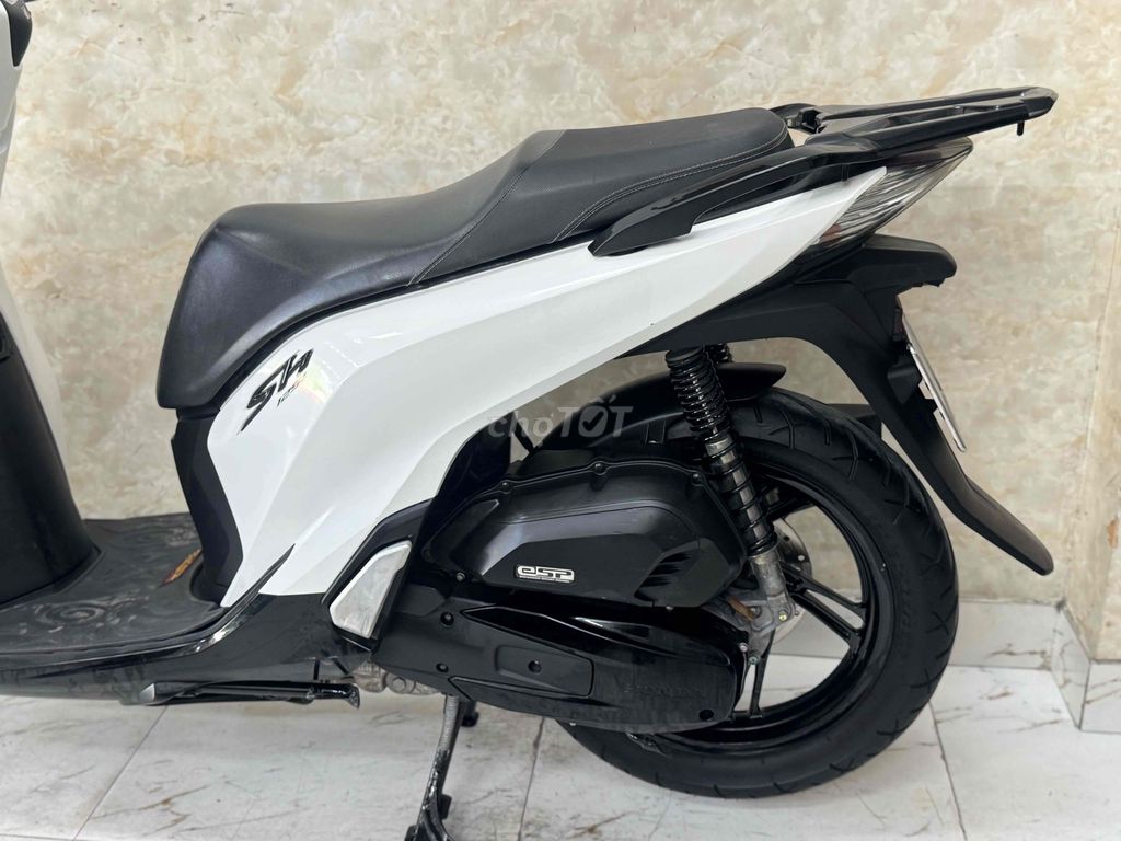 SH 125 đời 2017 trắng đen mới keng 43AF-047.29. Mua bán Xe máy tại Quận Sơn Trà Đà Nẵng được đăng bởi Minh Dũng bán trả góp 136 vân đồn  hình 5