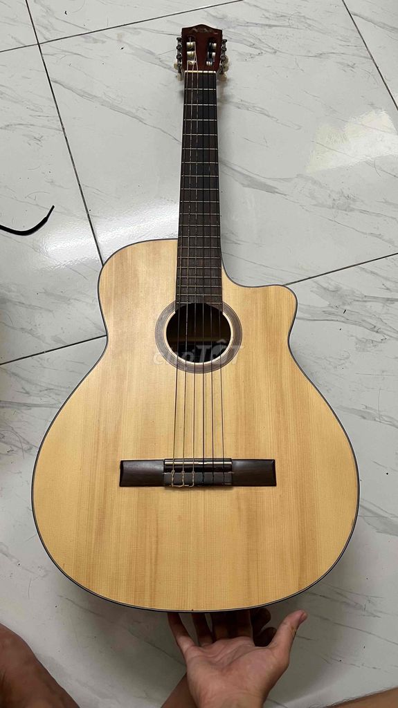 Đàn guitar Classic màu Nâu. Mua bán Nhạc cụ tại Thành phố Hồng Ngự Đồng Tháp được đăng bởi Nguyễn Hoàng hình 1